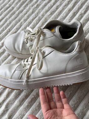 Carhartt Off-White Leather Low-Top Sneakers